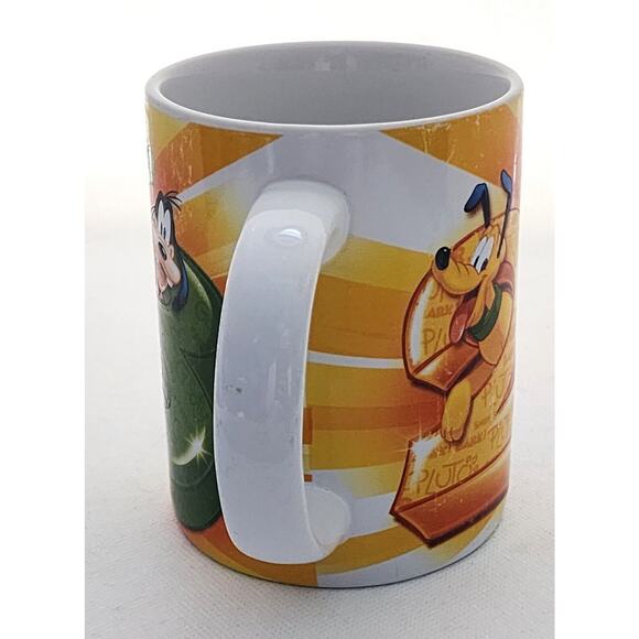 MUG-DISNEY-JERRY LEIGH DESIGN-2013-Disney Parks-Pluto-Mickey-Donald-Goofy-16 OZ - Picture 10 of 16